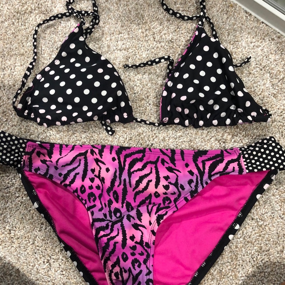 Bikinis - Picture 5 of 5
